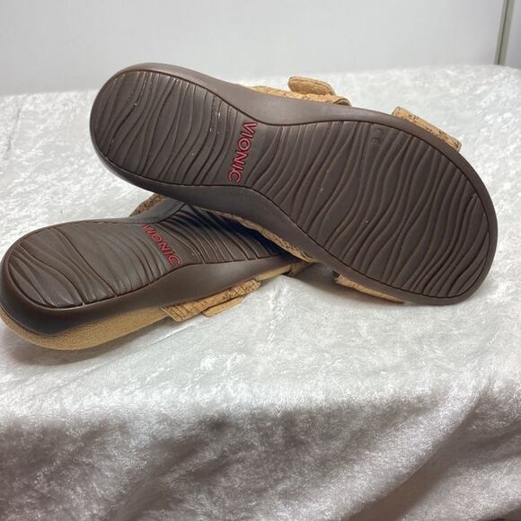 Vionic Cork and Gold Skylar Walking Sandal with Arch Support Size 6 - Picture 3 of 4